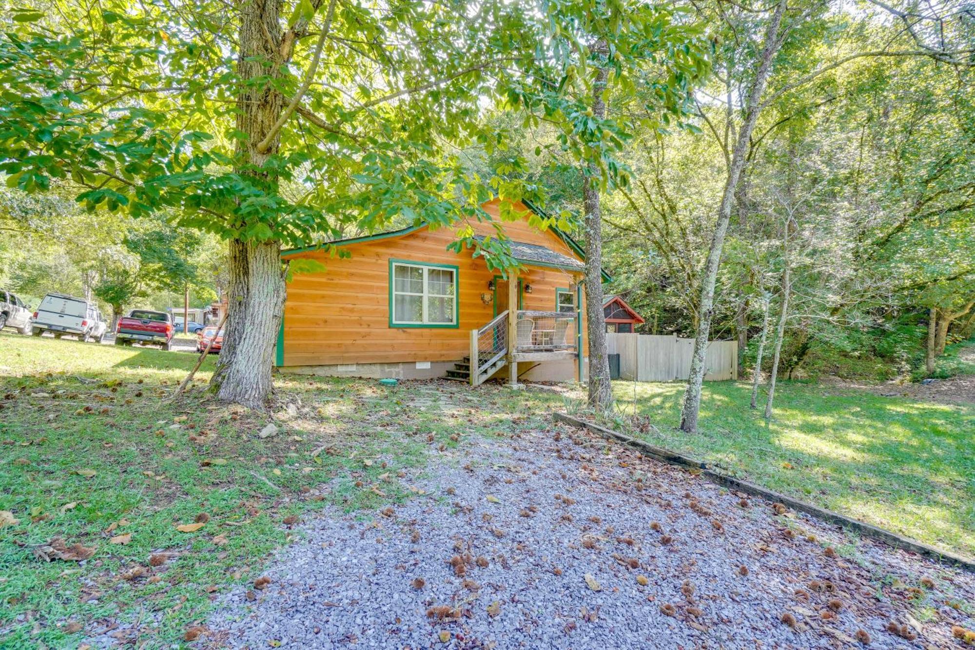 Just Fur Relaxin Sevierville Cabin With Hot Tub! Exterior photo