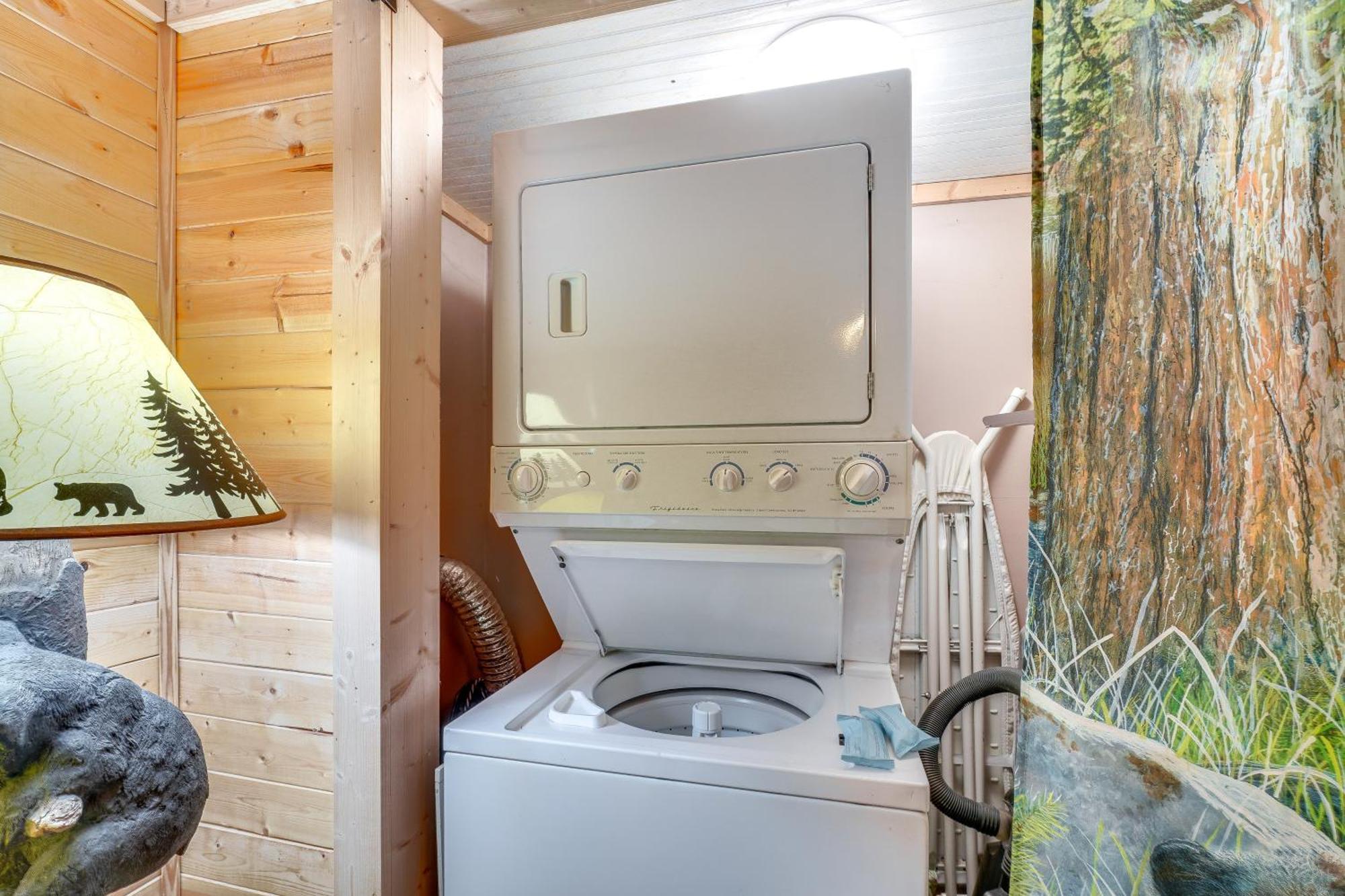 Just Fur Relaxin Sevierville Cabin With Hot Tub! Exterior photo