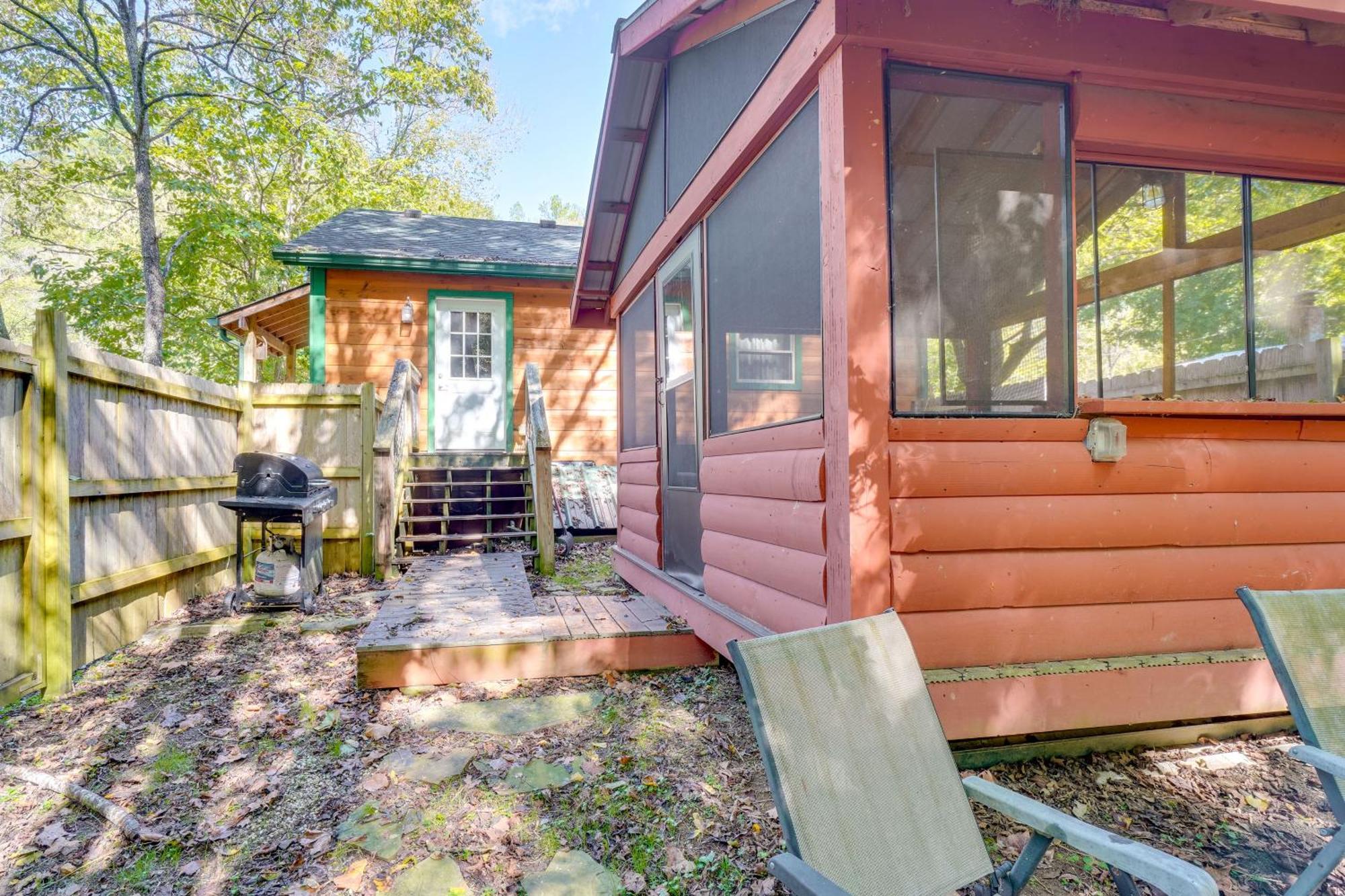 Just Fur Relaxin Sevierville Cabin With Hot Tub! Exterior photo