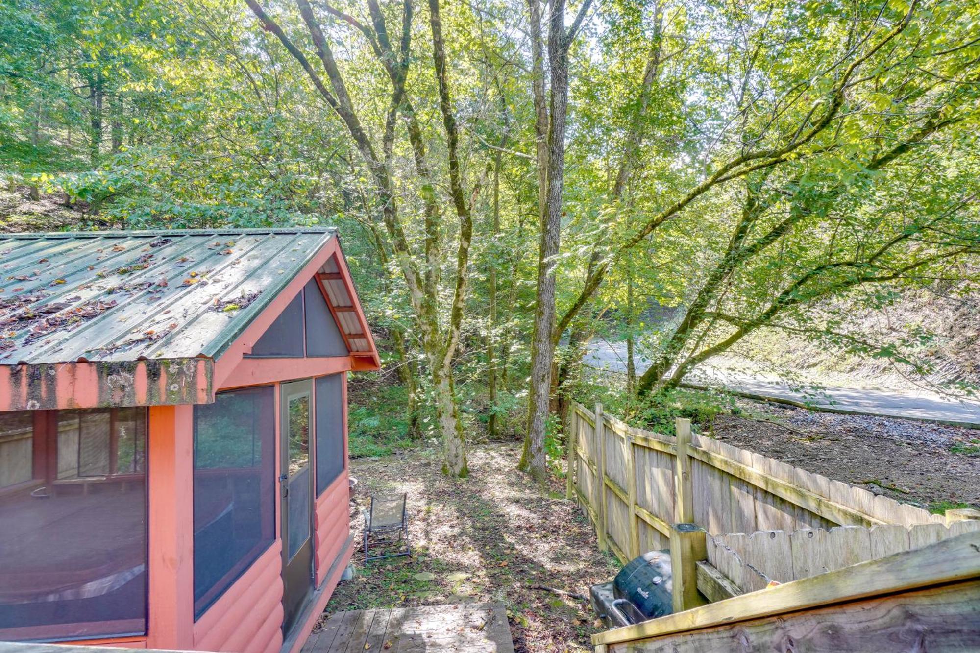 Just Fur Relaxin Sevierville Cabin With Hot Tub! Exterior photo