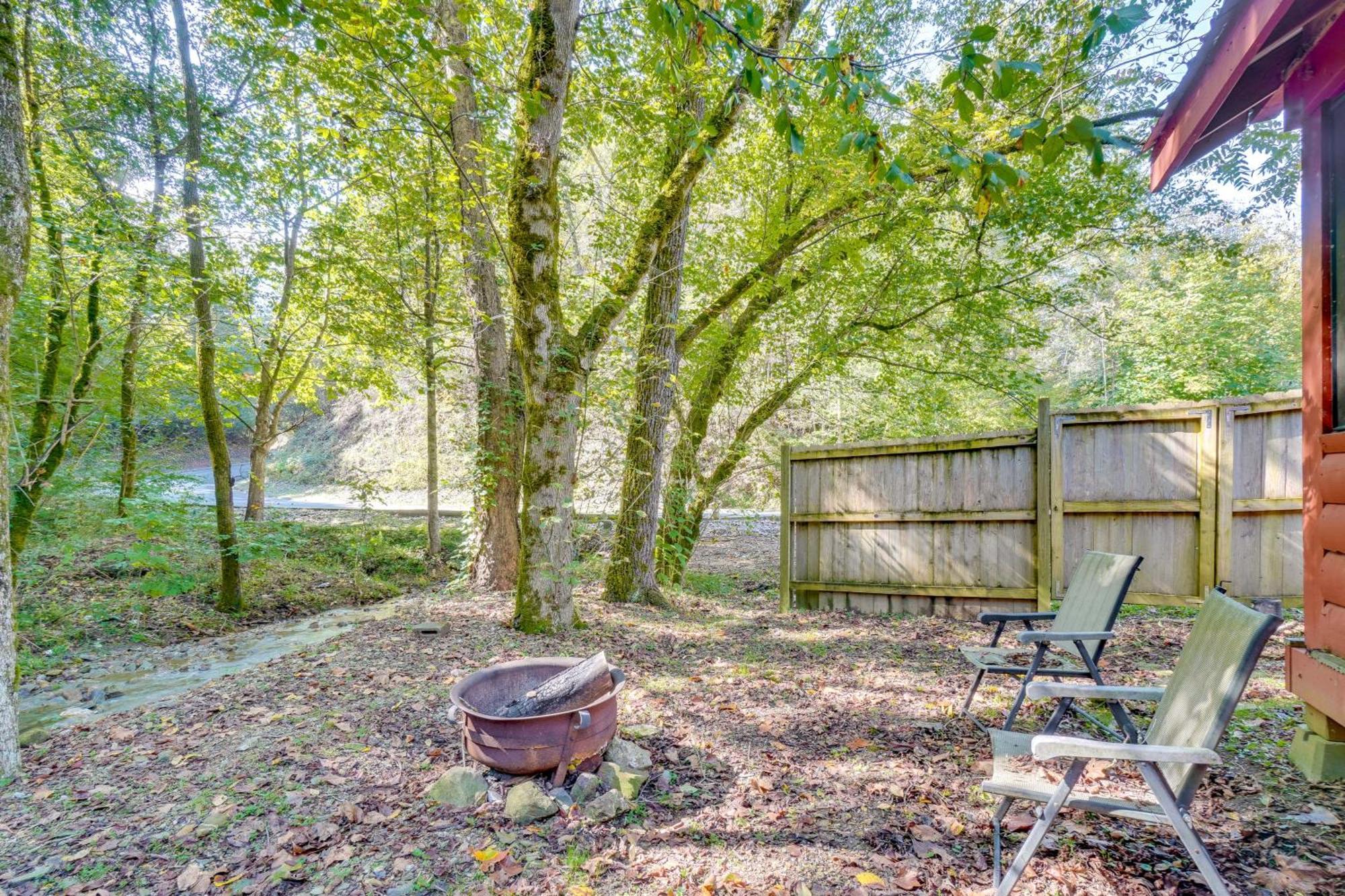 Just Fur Relaxin Sevierville Cabin With Hot Tub! Exterior photo