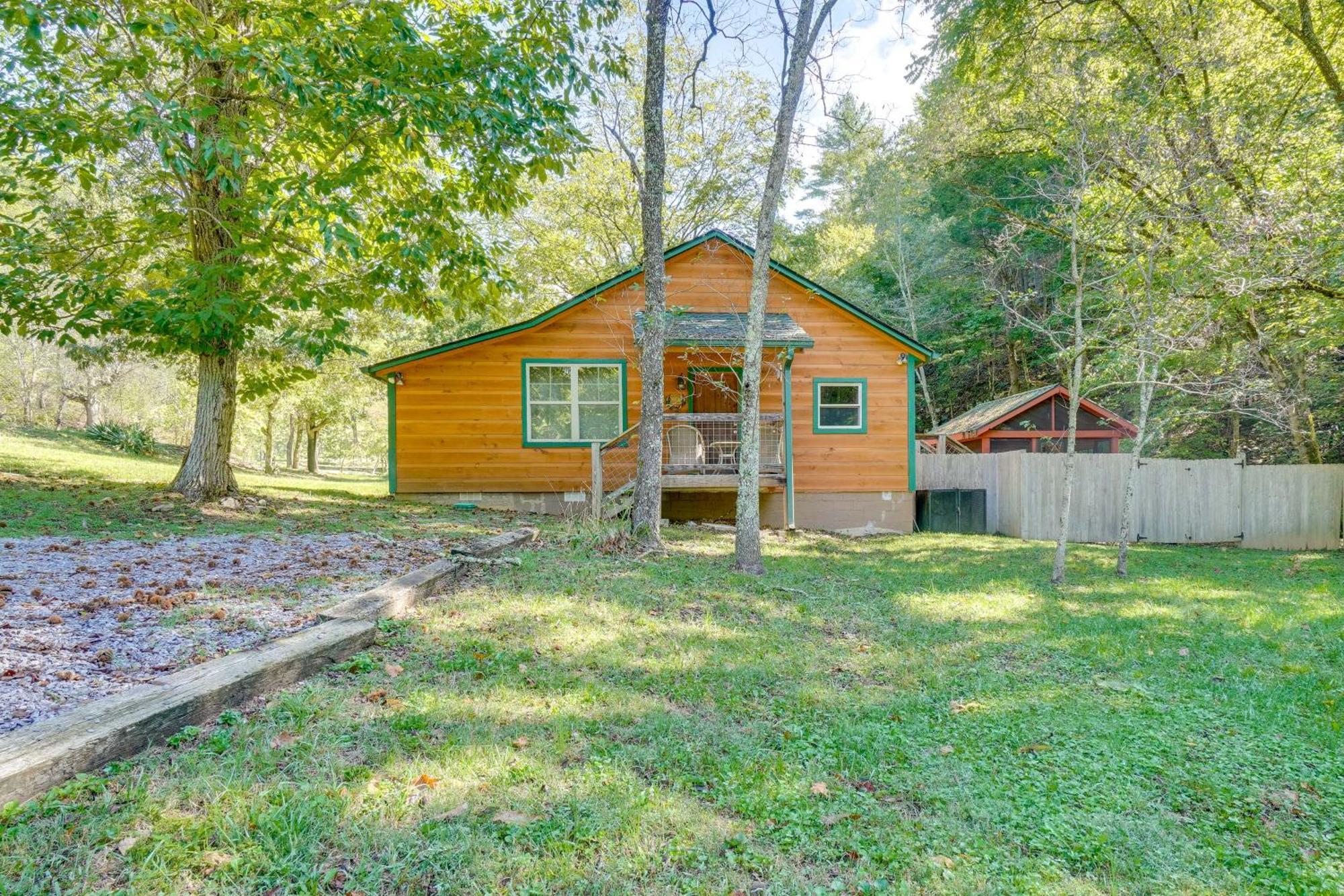 Just Fur Relaxin Sevierville Cabin With Hot Tub! Exterior photo