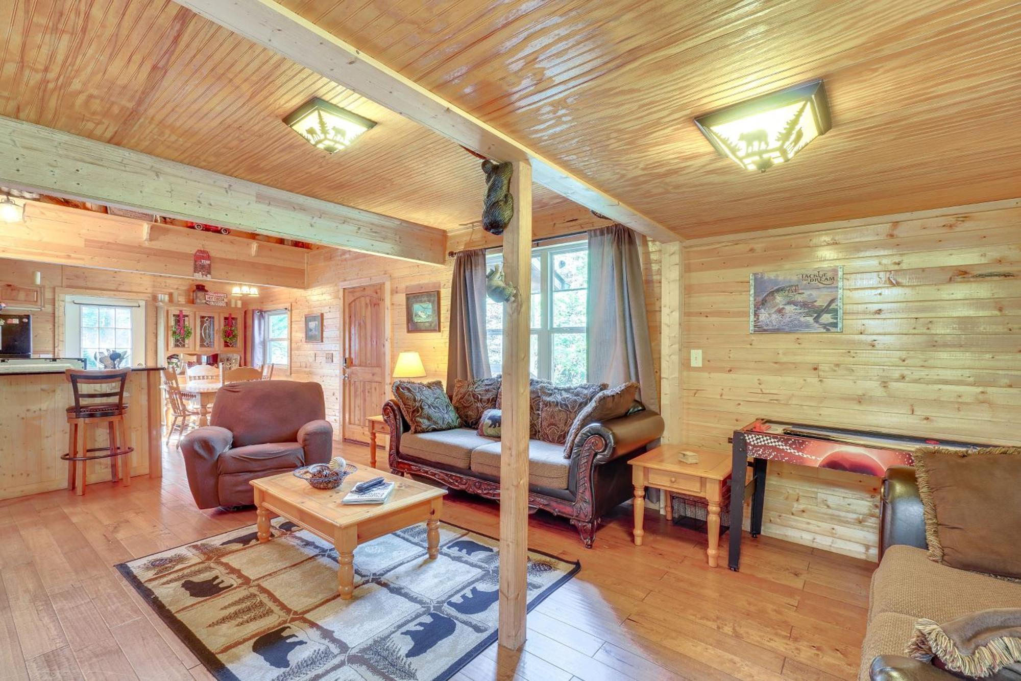Just Fur Relaxin Sevierville Cabin With Hot Tub! Exterior photo